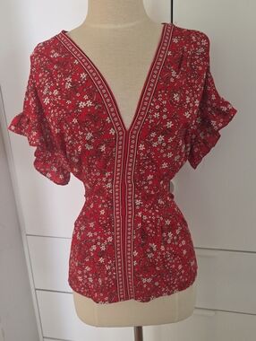 Max Studio Red Floral V-Neck Ruffle Sleeve Blouse